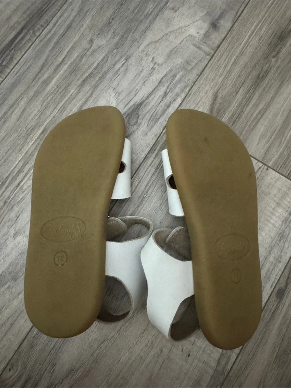 FootMates White Buckle Leather Sandals 12 Velcro